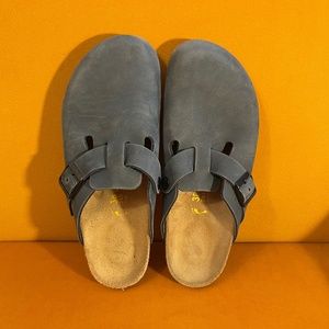 Like New Blue Birkenstock Clogs Sz 38 medium